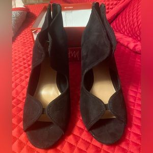 Black stilettos booty heels